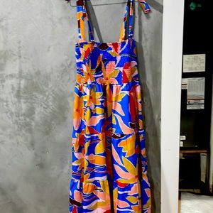 beautiful and cheerful dress size L 100% cotton